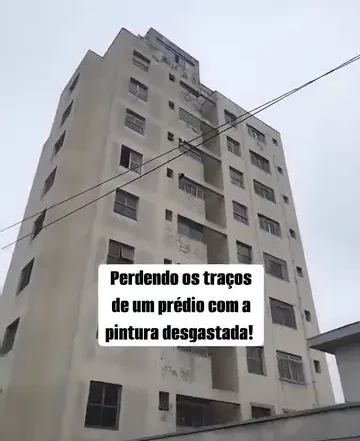Fachada antes da transformação registrada no reel